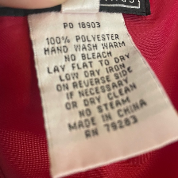 Red evening gown - Picture 4 of 6